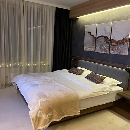 Woodside 106 Apartment